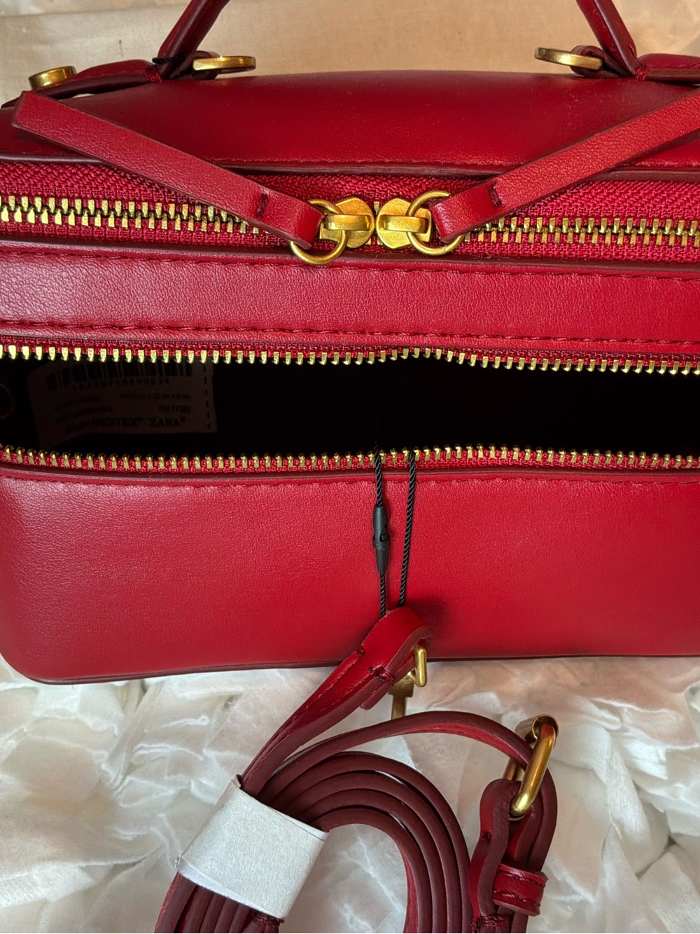 Zara Red Double-Zip Vanity Case - Picture 5 of 8